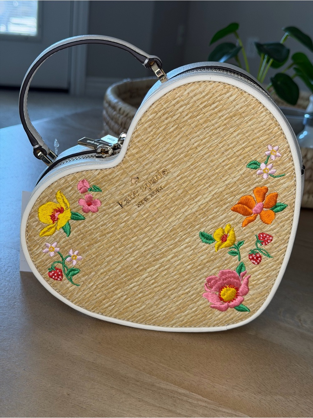 kate spade Love Shack Rattan Heart Purse - Picture 2 of 10